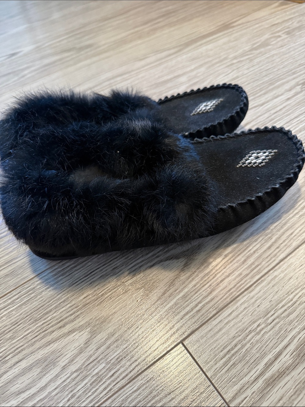 Manitobah Mukluks Slipper/Shoe - Picture 4 of 10